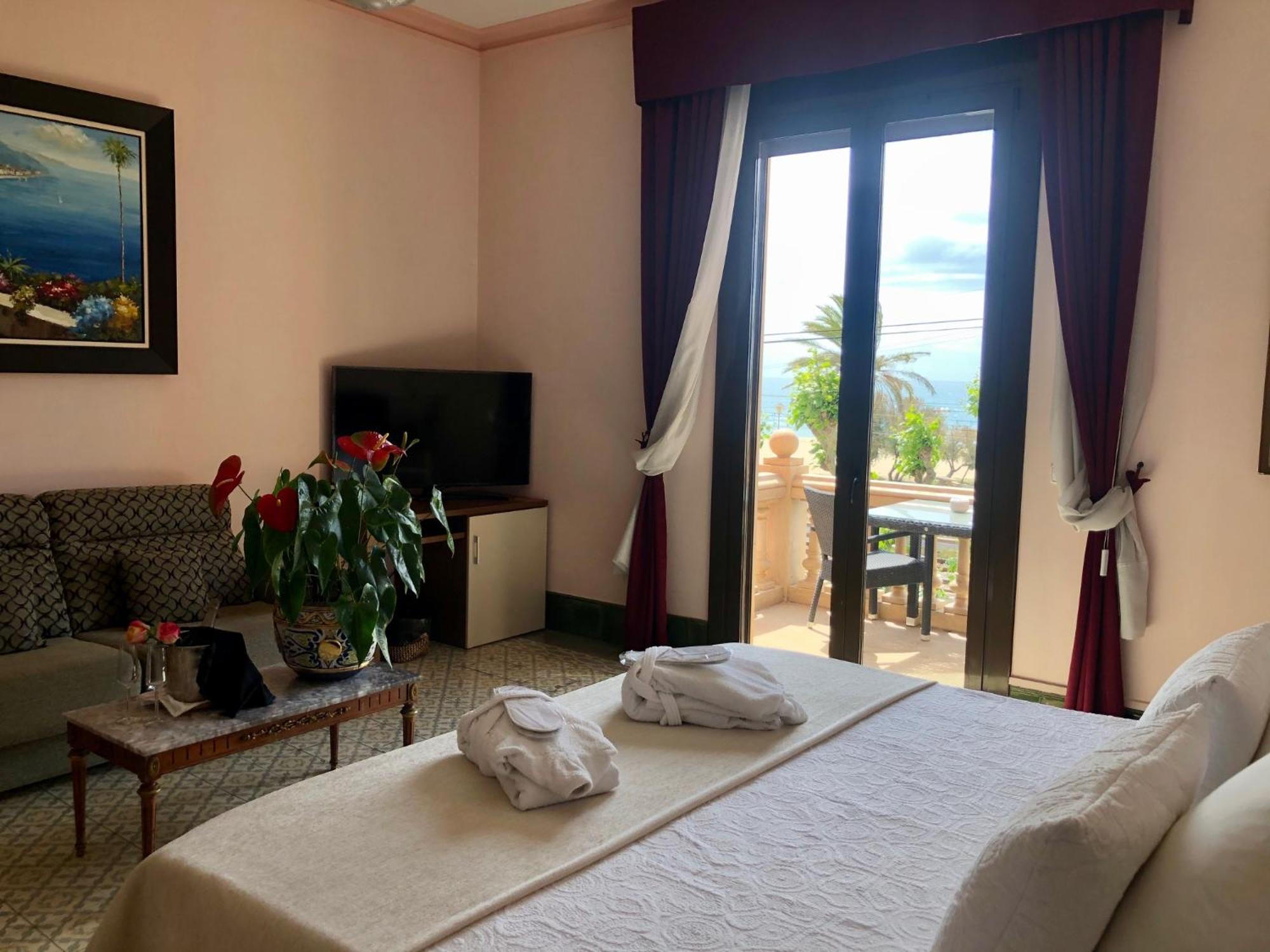 Llar De Capitans Hotel